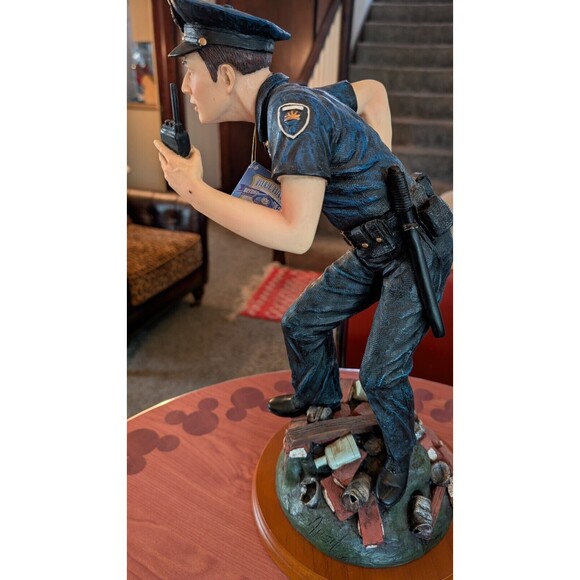 Blue Hats of Bravery "Requesting Backup" w/Tag (1999) number #3872/4800 RARE 18" - Picture 9 of 16